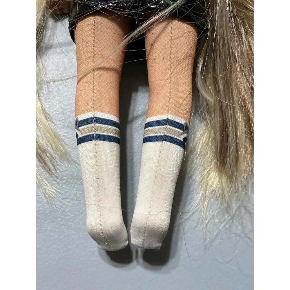 Na! Na! Na! Surprise 11” Doll Blonde Hair‎ Blue Eyes